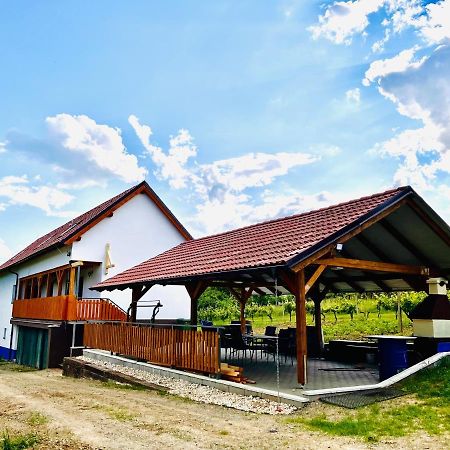 Vinny Sklep U Mna Mutenice Exterior photo